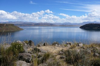 Berges du lac Umayo a Sillustani