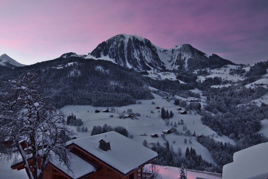 Lever de soleil sur Montagne de Sulenz et la Greffaz depuis Manigod