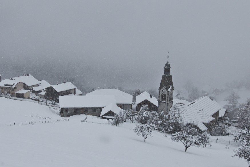 Vue sur le village de Manigod