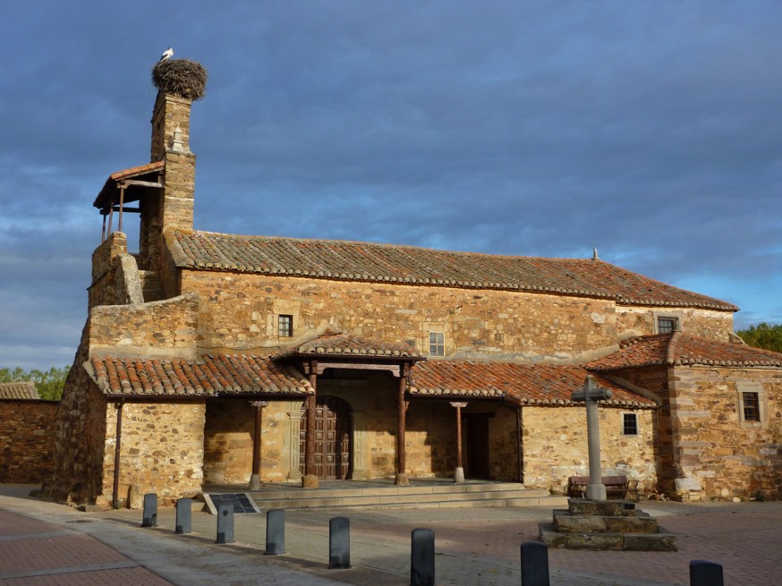 Compostelle - Bierzo - Eglise entre Astorga et Rabanal