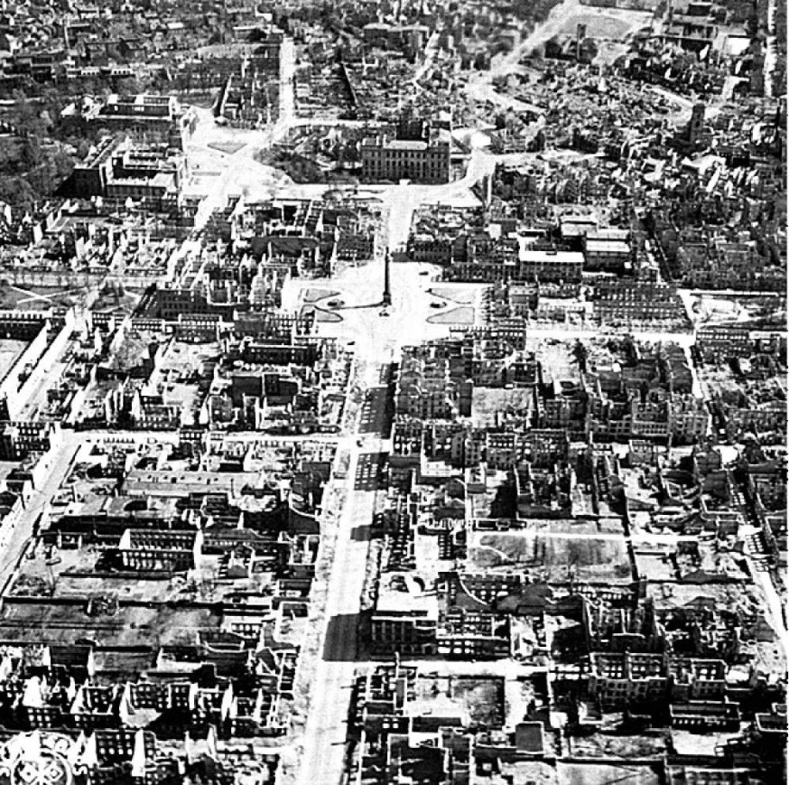 Darmstadt après les bombardements de 1944 - Source : p-stadtkultur.de