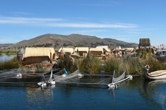 Filets pisciculture iles uros lac titicaca