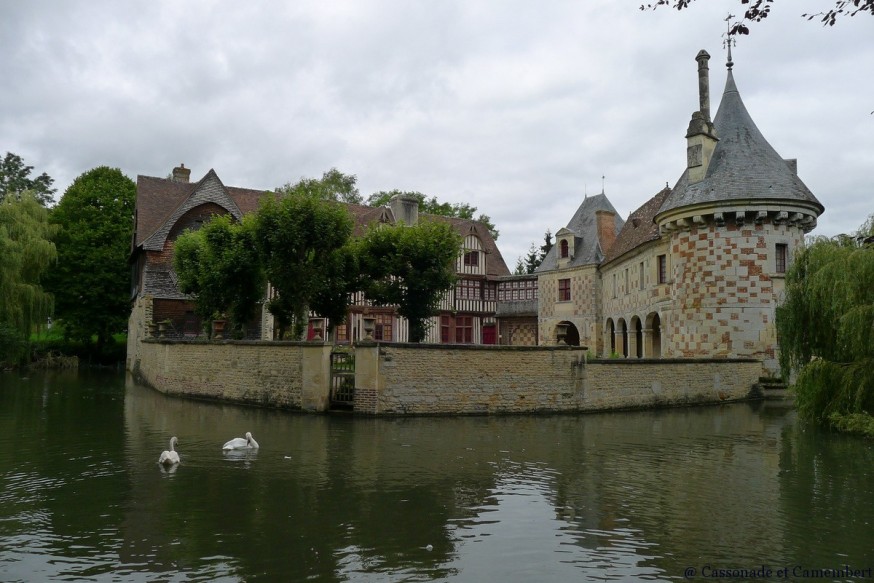 Douves St-Germain-de-Livet chateau pays d auge