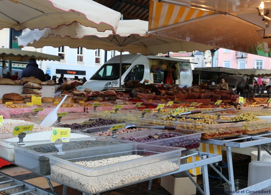 Marche place Saint-Volusien foix ariege