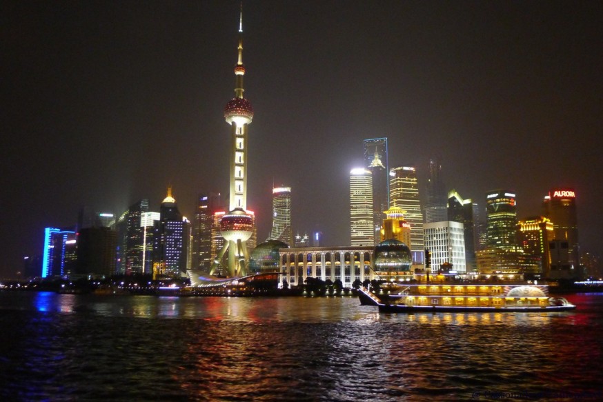Vue nocturne depuis le Bund gratte-ciel Shanghai