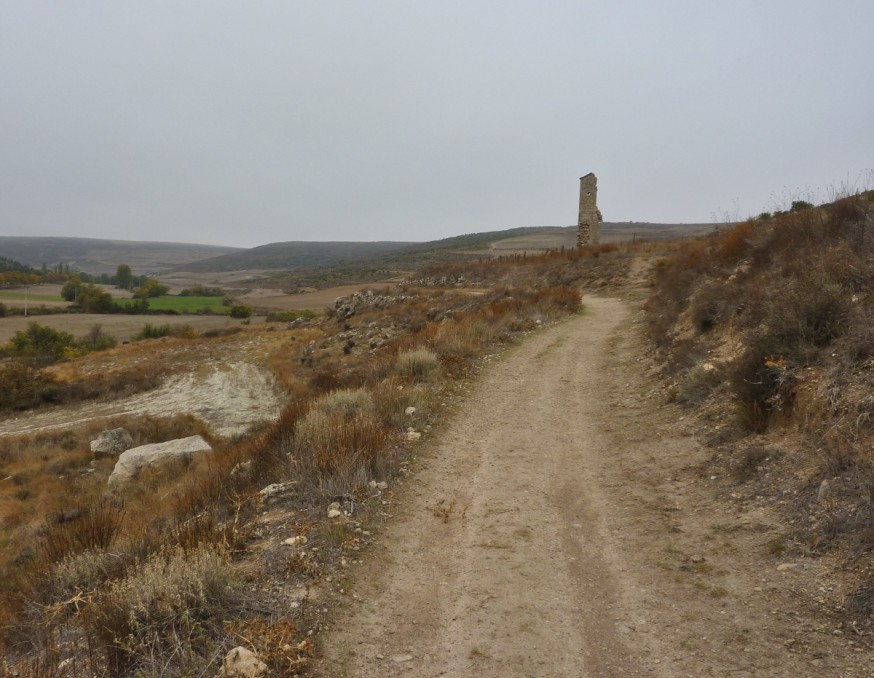 Ruines de Valdemoro Compostelle Meseta Hornillos Castrojeritz