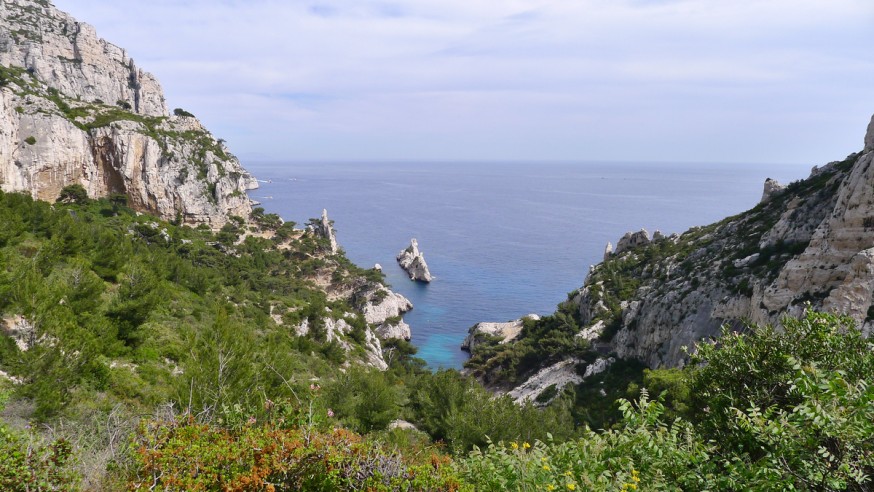 Calanque de Sugiton et torpilleur