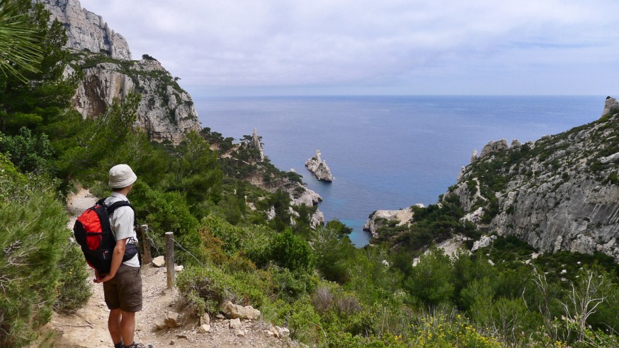 Camembert devant la calanque de sugiton