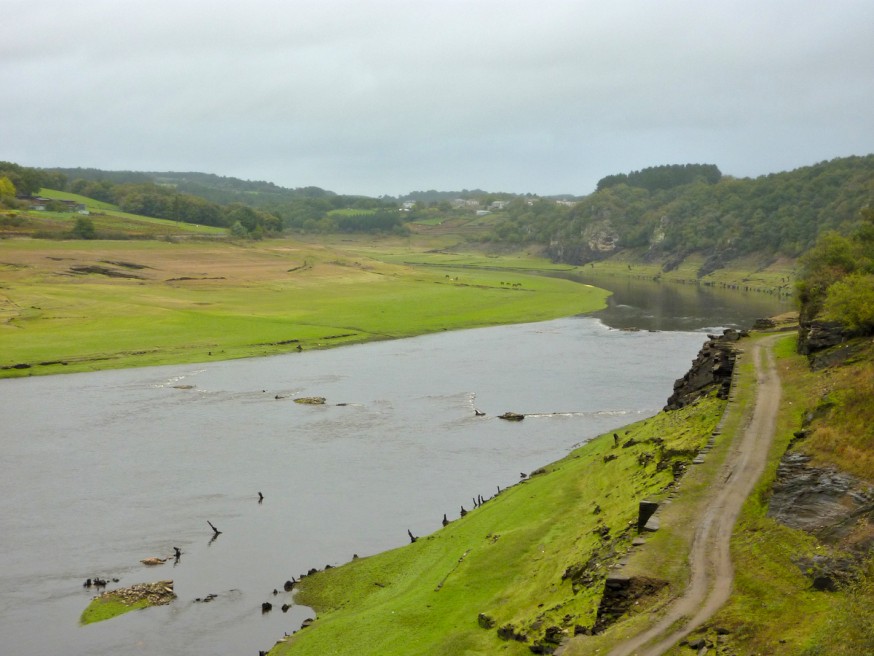 Compostelle - Galice - Lac et vestiges de Portomarin